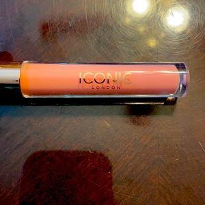Iconic London- Lovestruck Lip Plumping Gloss